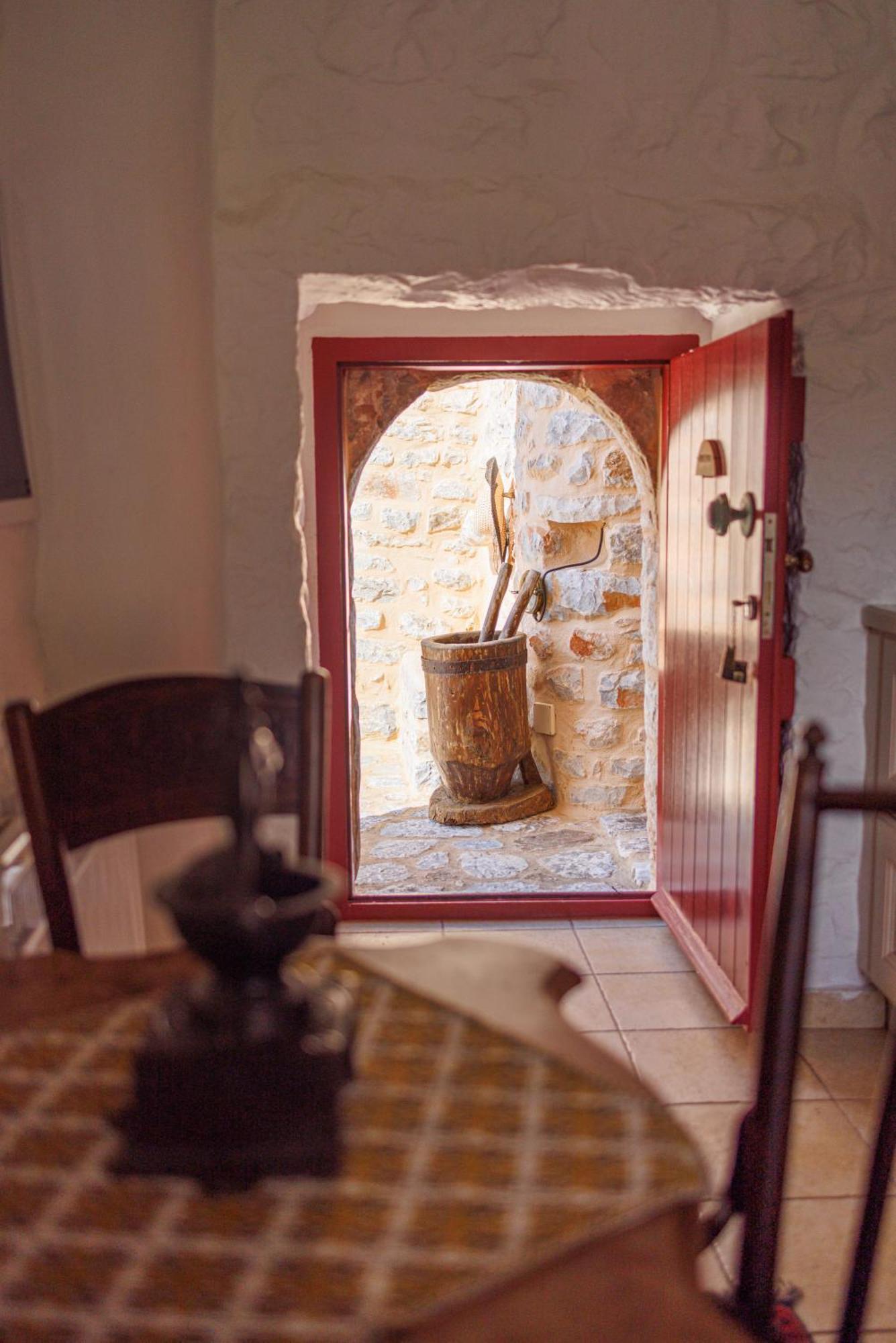 Apartment Lithos Traditional Tower