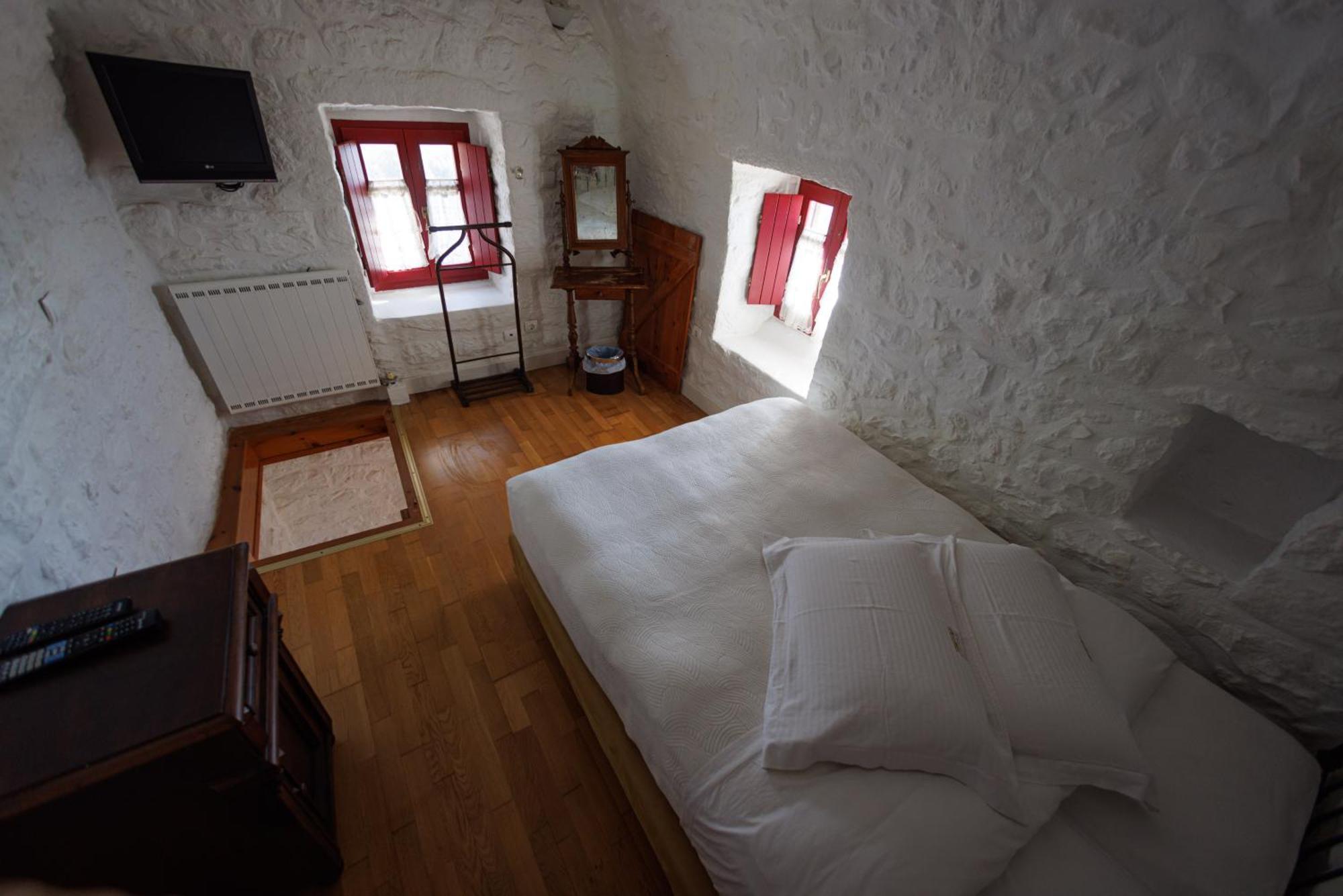 Apartment Lithos Traditional Tower *